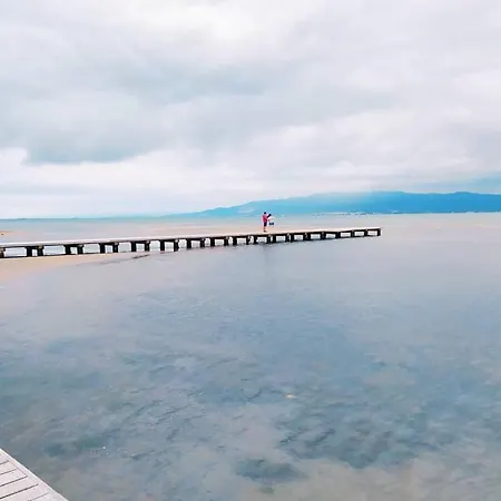 Looking At The Sea Apartment *